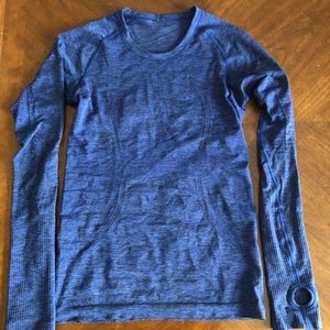 Lululemon swiftly running top